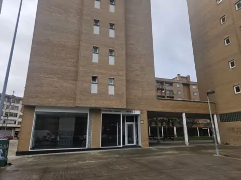 Local comercial en calle Plaza Francisco Ardanaz Soldau, nº 1