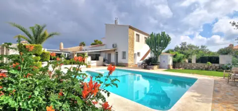 Local comercial en Les Rotes