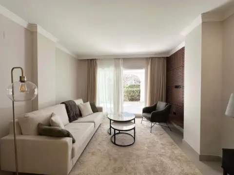 Piso en calle San Pedro de Alcántara Urbanización La Gavia 
 Núm, nº 1