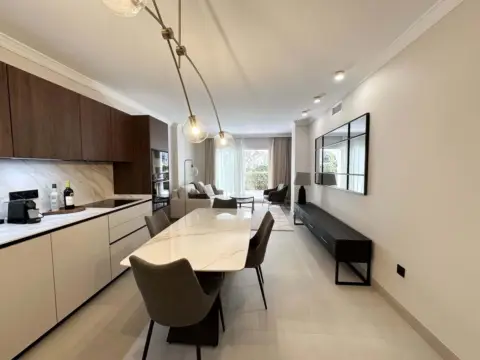 Piso en calle San Pedro de Alcántara Urbanización La Gavia 
 Núm, nº 1