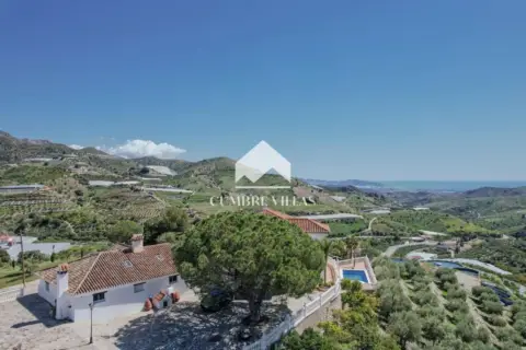 Casa en Cerca de Tiendas, Cerca de Supermercados, Cerca del Centro, Campo, Acceso Fácil, Zona de Montaña, Pu
