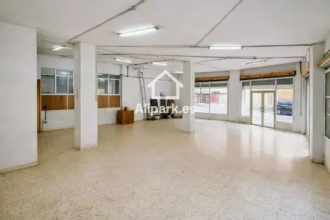 Local comercial en calle de San Salvador