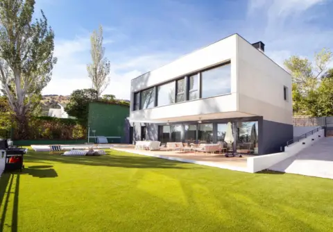 Casa en calle de Restituto Moreno