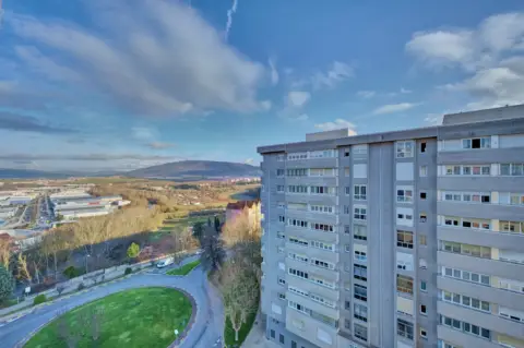 Piso en Avenida de la Plaza Norte