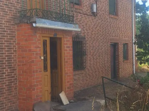 Casa en calle de la Alta del Río