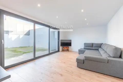 Casa adosada en calle de Juan Ramón Jiménez, 5