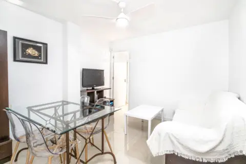 Piso en calle de Luz Casanova, 5