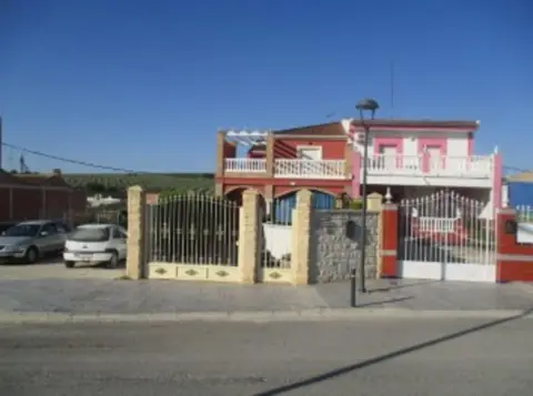 Casa pareada en Moriles