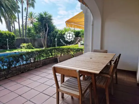 Casa adosada en Urb. Mediterraneo