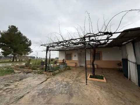 Chalet en Pedanías y Barrios Rurales