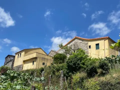 Casa en Lobios- A Vila