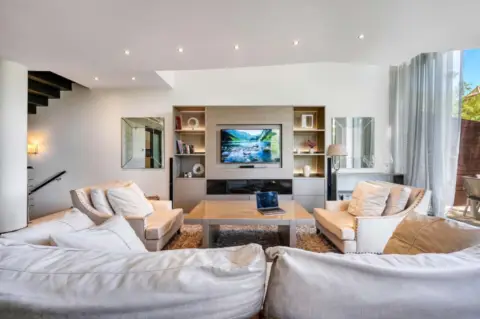 Casa pareada en calle CL Verdi-Ur Sierra Blanca 38 Cjt Meisho Hills 2960