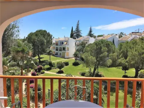 Apartamento en Nueva Andalucía-Centro