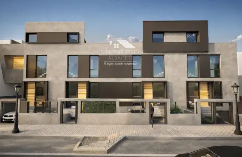 Casa adosada en Avenida de José Prat