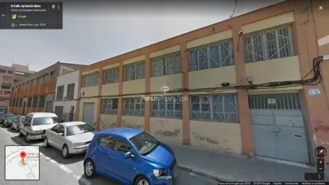 Industrial building in Carrer Joaquín García Mora