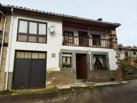 House in calle Barrio Calga, nº 11