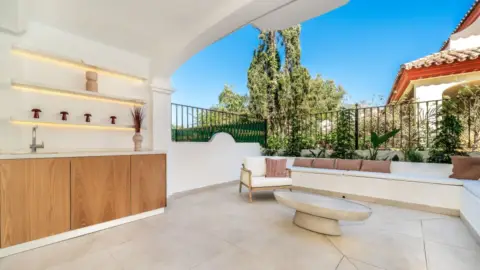 Casa adosada en Lomas de Marbella Club-Puente Romano