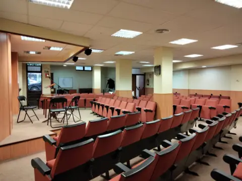 Local comercial en Universidad-Los Lirios