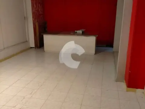 Local comercial en calle Ramón Puga Noguerol