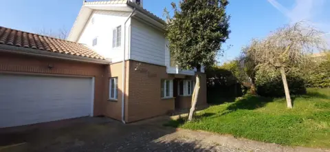 Casa en calle de la Calzada, 11