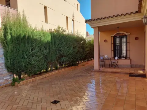 Chalet en Coria del Río