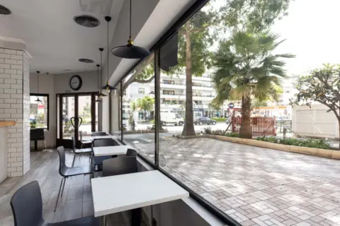Local comercial en Avenida de Ricardo Soriano, 56