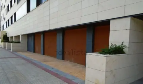 Local comercial en Cascajos-Piqueras