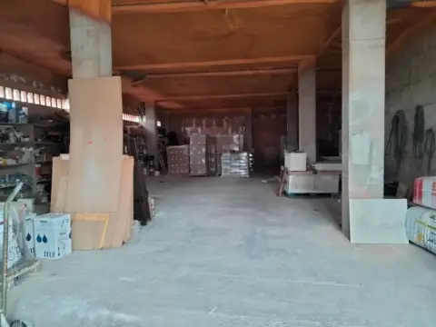 Local comercial en Cascajos-Piqueras