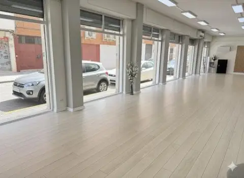 Local comercial en Locales Comerciales en Venta (3) en Elda - Alicante