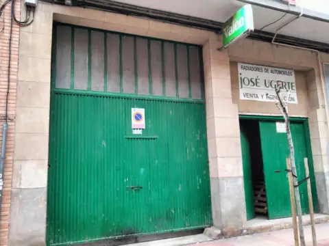 Local comercial en calle de la Ronda de los Cuarteles