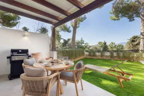 Apartamento en Los Naranjos-Las Brisas