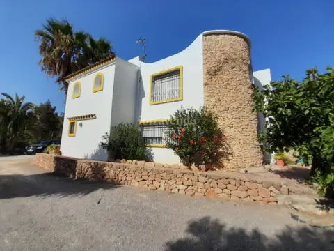 Chalet en Santa Eulalia