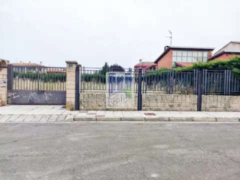 Terreno en calle Castrillo del Val