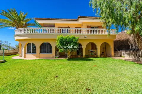 Casa en calle Aldaba