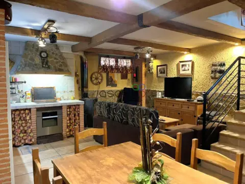 Casa adosada en Aguas Vivas-Las Lomas-Alamín