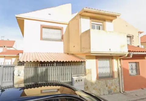 Casa pareada en Las Ventas de Retamosa