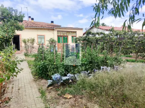 Casa en calle de la Condesa Mencía