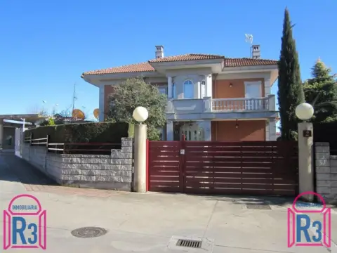 Chalet en Eras de Renueva