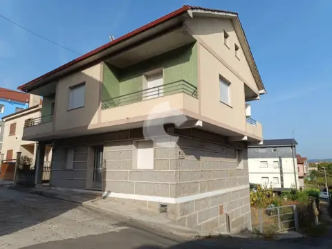 Casa en calle de Toén