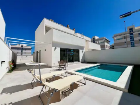 Chalet en Orihuela Costa