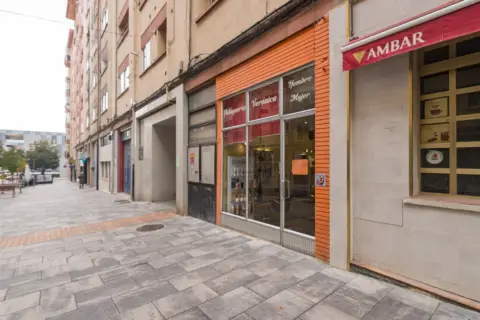 Local comercial en calle de Las Maestras, 8