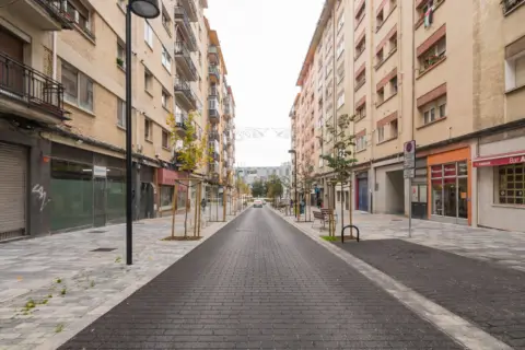 Local comercial en calle de Las Maestras, 8