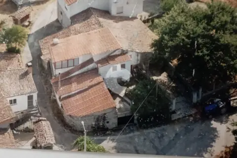 Casa pareada en calle A Pousa