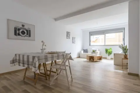 Piso en Zona Carrer de València