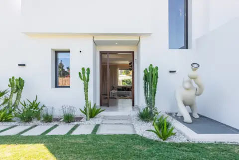 Chalet en Urbanización Calahonda-Golf-Riviera del Sol-Miraflores