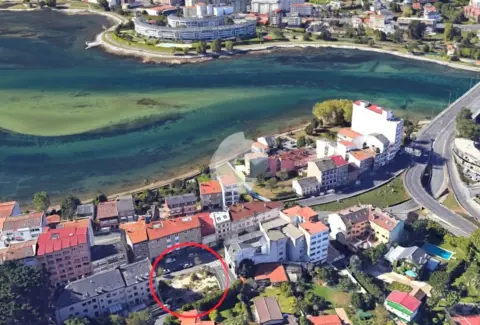 Terreno en Avenida de Rosalía de Castro, 202