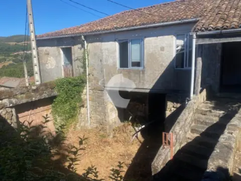 Casa en Ferreiros-Entrimo
