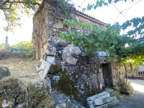 Casa en Entrimo-Lantemil