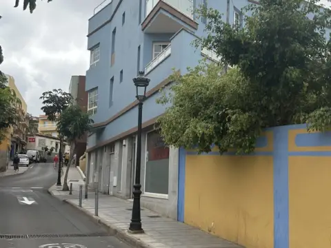 Piso en calle Drago, 36