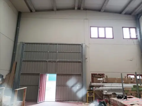 Nave industrial en calle de Alfonso Álvarez Miranda